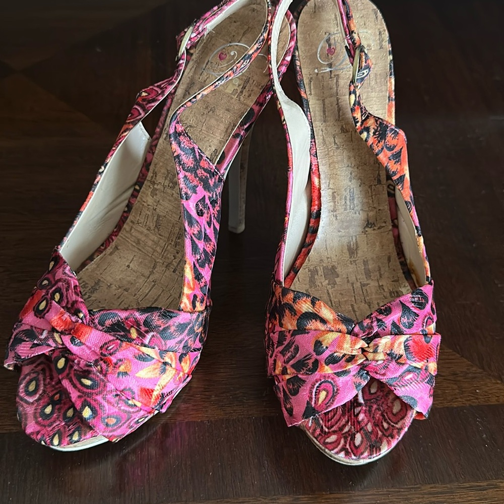 Multicolor heels